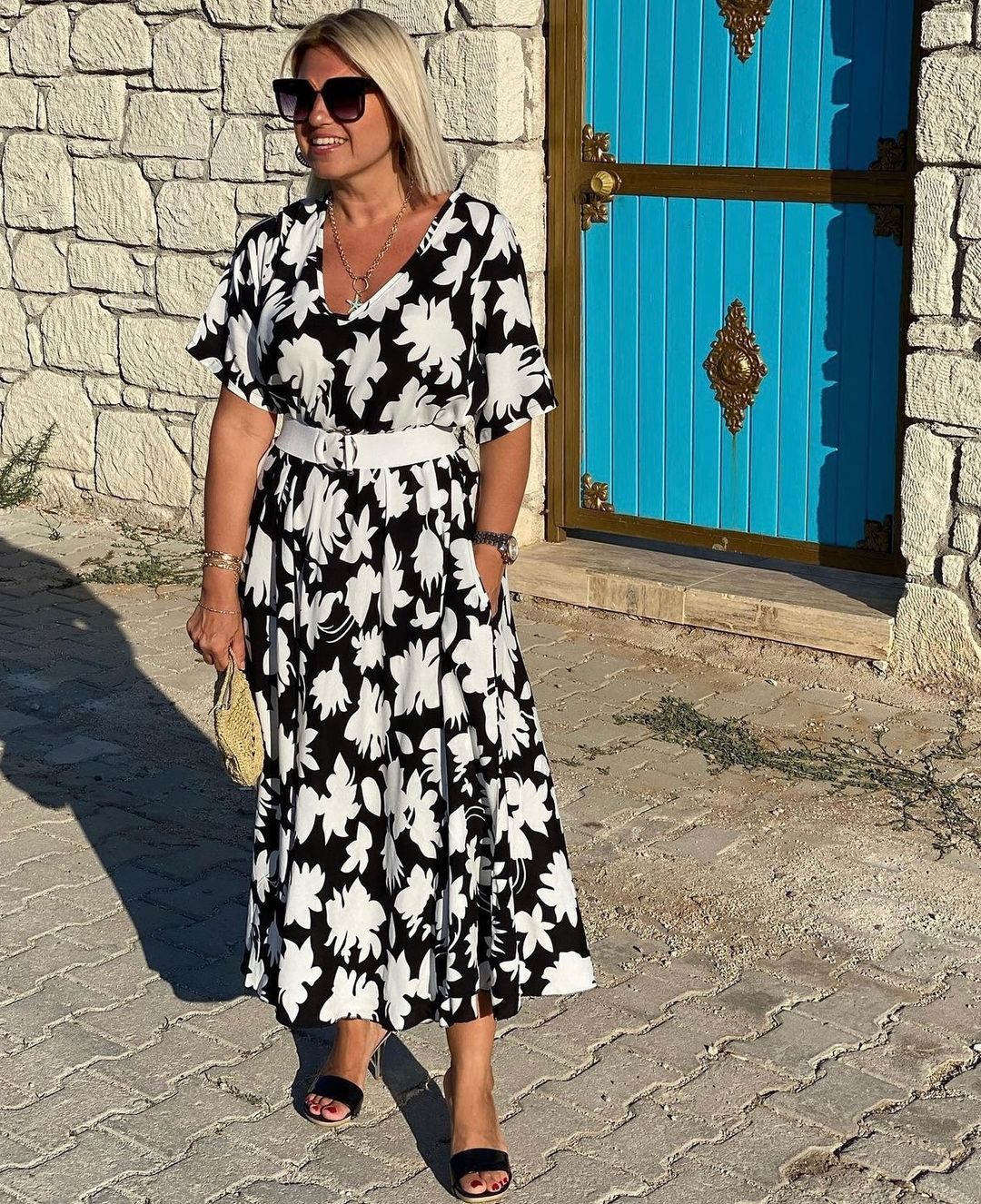 Leviana™ | Flattering Elegant Dress with Subtle Detail for the Tummy