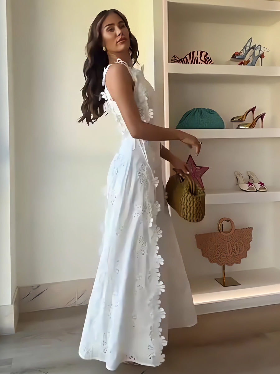 Éliora – Long dress with knotted straps and floral lace pattern