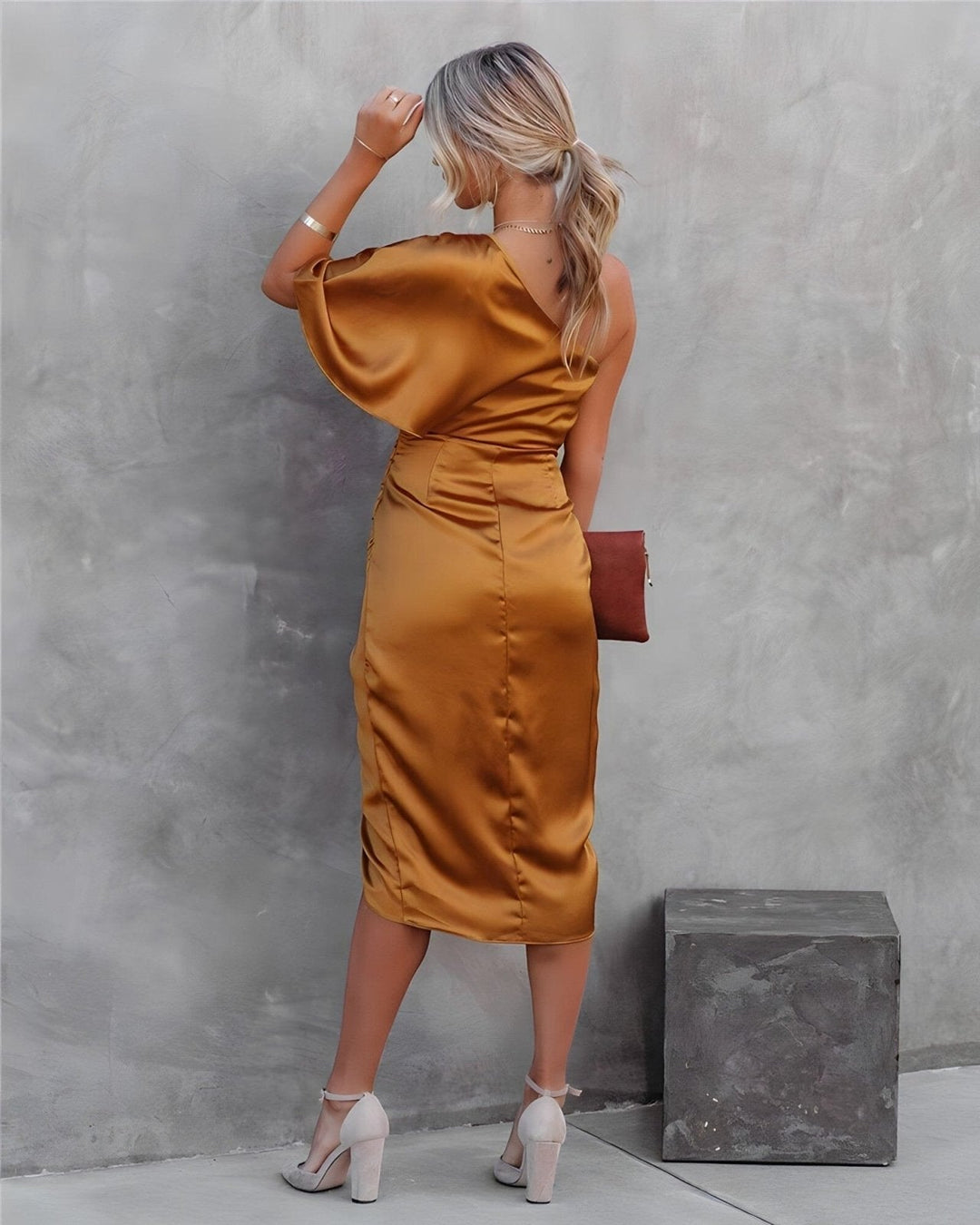 ELARA | SILK SPLIT DRESS